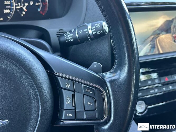 Jaguar F-Pace 40 jaguar F-Pace 2017