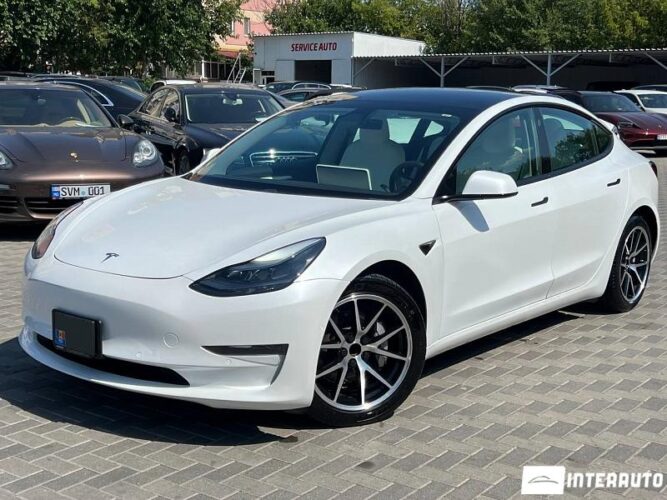 Tesla Model 3 2021 doar la InterAuto