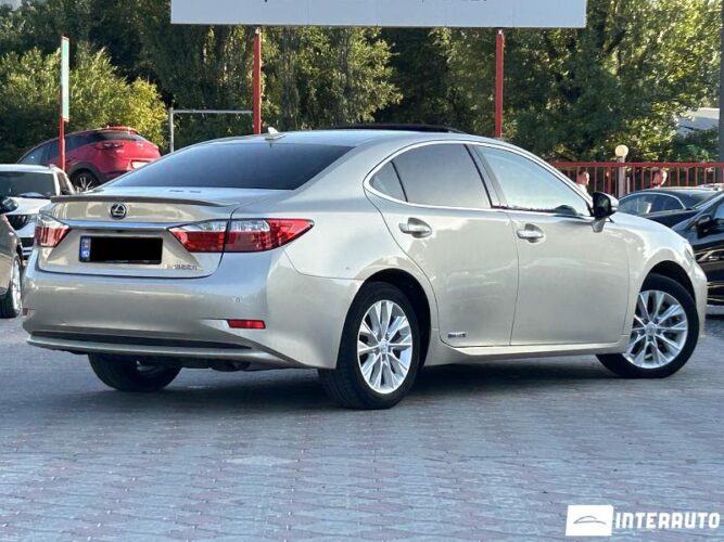 lexus ES 300h 2013
