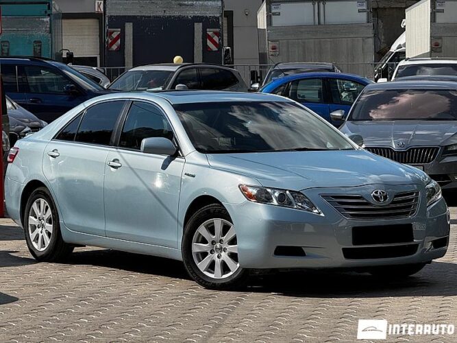 Toyota Camry 2009 doar la InterAuto