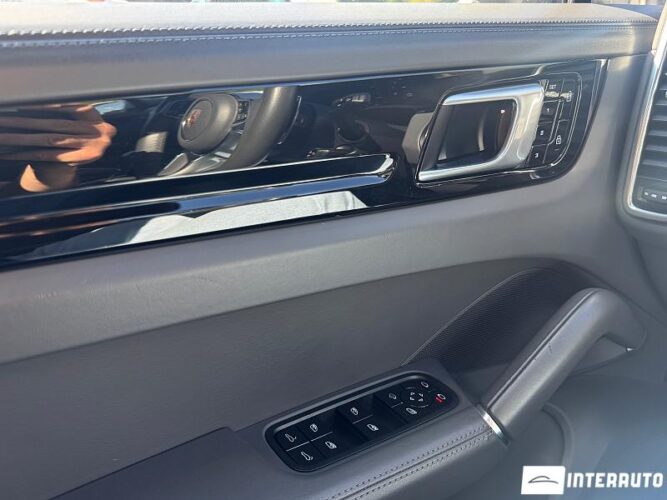 porsche Cayenne 2019