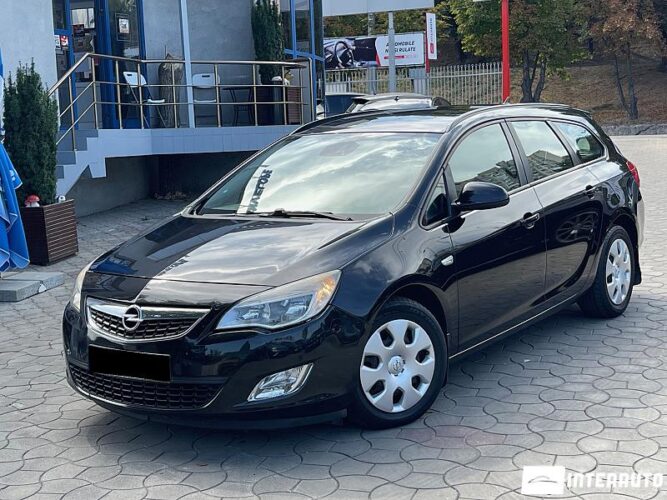 Opel Astra 2011 doar la InterAuto