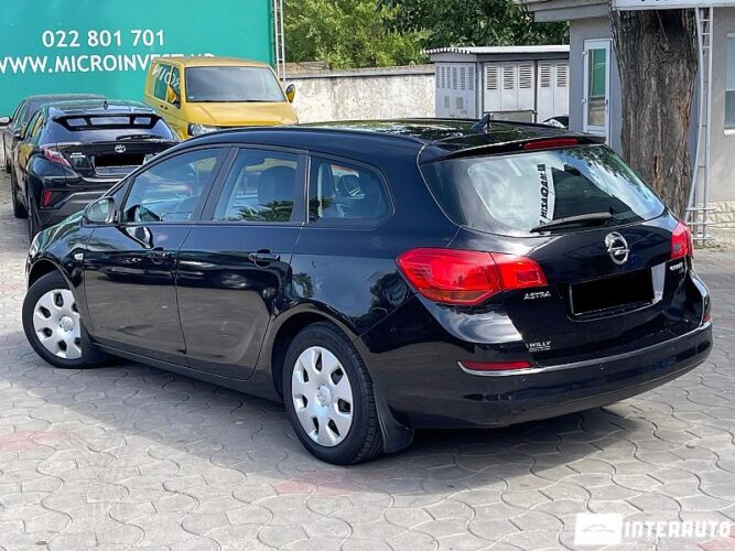 Opel Astra 30 opel Astra 2011