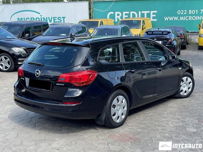Opel Astra 31 opel Astra 2011