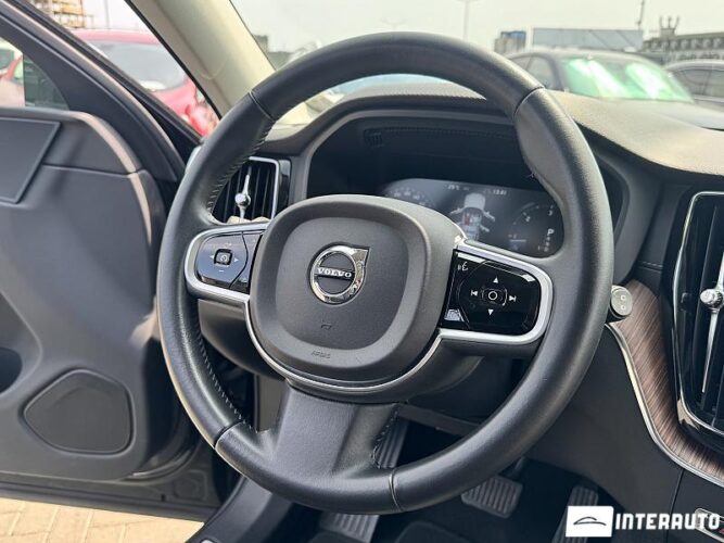 volvo XC 60 2019