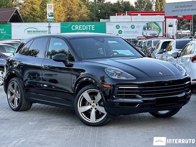 Porsche Cayenne E-Hybrid 2023 doar la InterAuto
