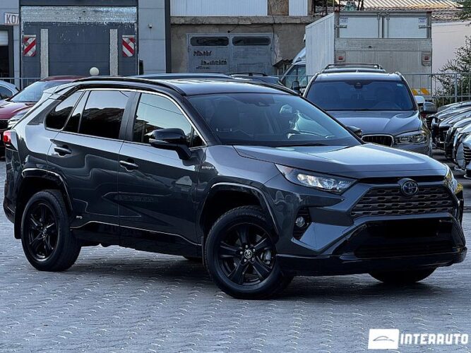 Toyota Rav-4 2019 doar la InterAuto