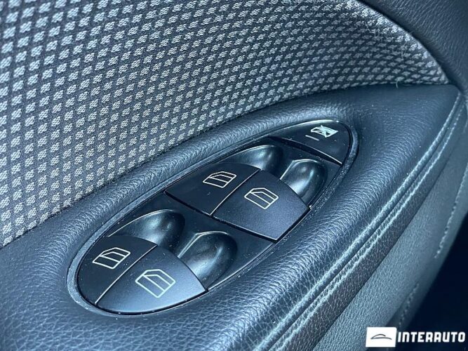 Mercedes E 270 35 mercedes E 270 2004