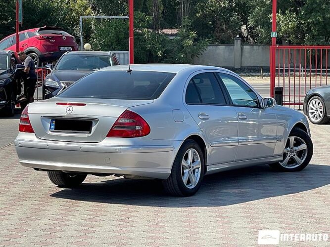 Mercedes E 270 31 mercedes E 270 2004