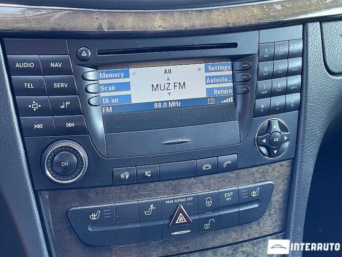 Mercedes E 270 41 mercedes E 270 2004