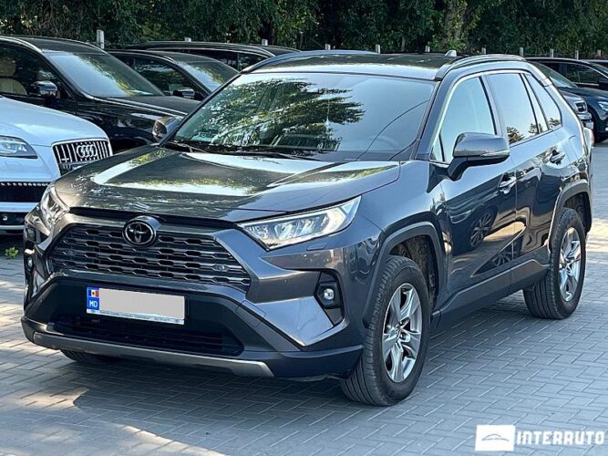Toyota Rav-4 2022 doar la InterAuto