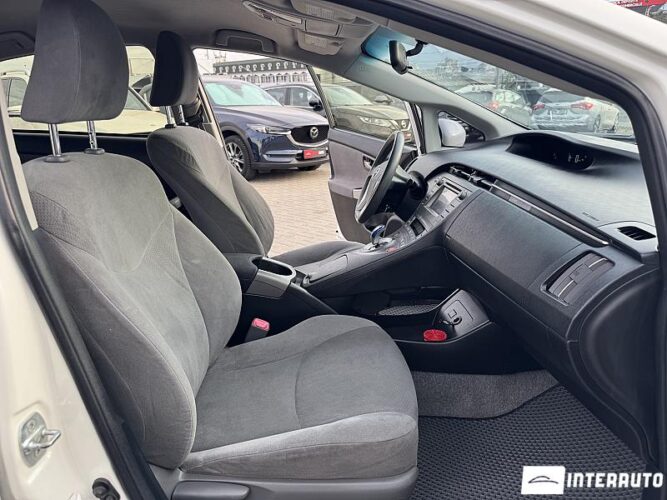 Toyota Prius 45 toyota Prius 2012