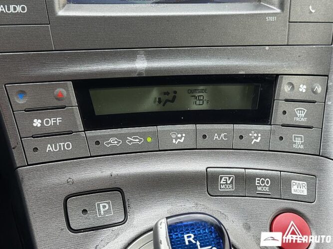 Toyota Prius 41 toyota Prius 2012