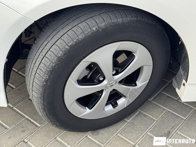 Toyota Prius 46 toyota Prius 2012