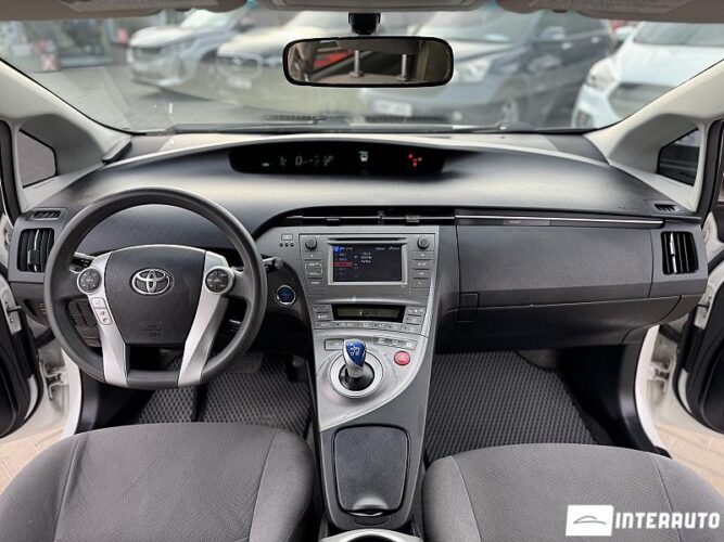 Toyota Prius 36 toyota Prius 2012