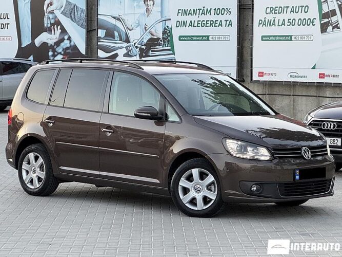 Volkswagen Touran 2012 doar la InterAuto
