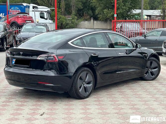 tesla Model 3 2020
