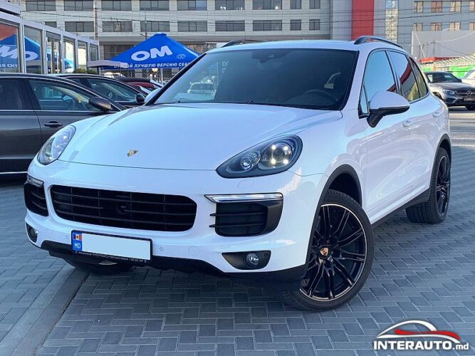 Porsche Cayenne S Hybrid 2015 doar la InterAuto