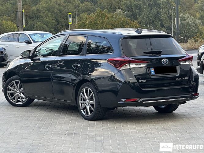 toyota Auris 2015