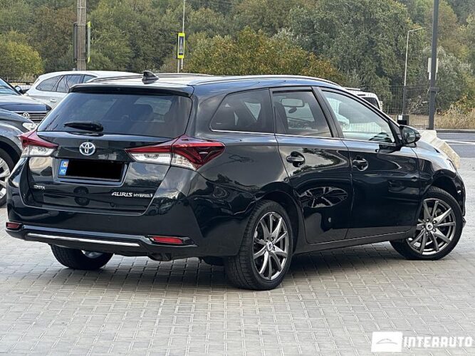 toyota Auris 2015