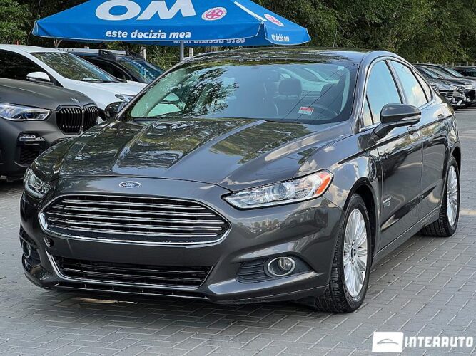 Ford Fusion 2016 doar la InterAuto