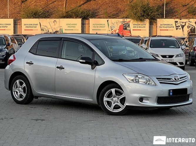 Toyota Auris 2012 doar la InterAuto