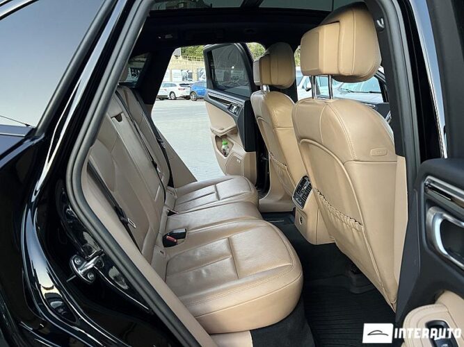 Porsche Macan 47 porsche Macan 2020