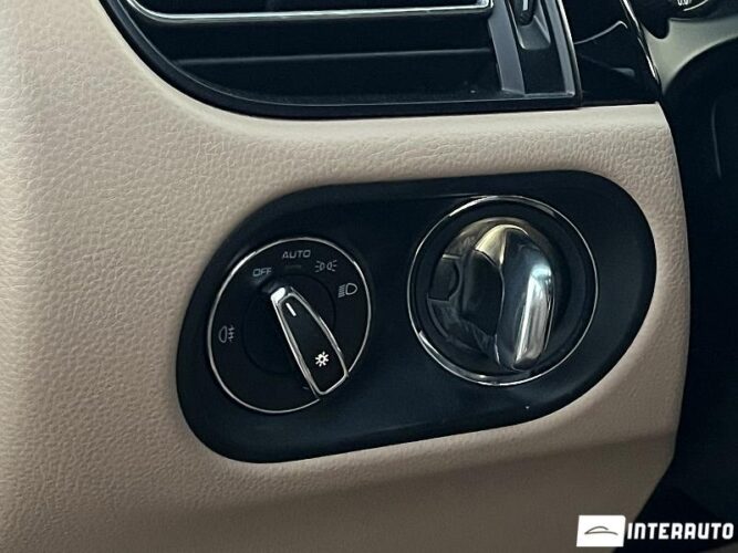 Porsche Macan 53 porsche Macan 2020