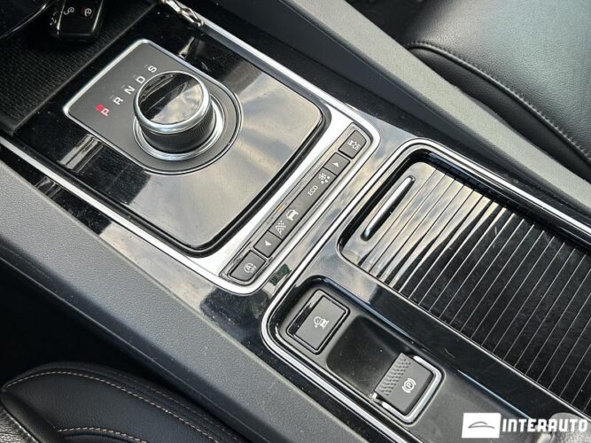 Jaguar F-Pace 51 jaguar F-Pace 2017