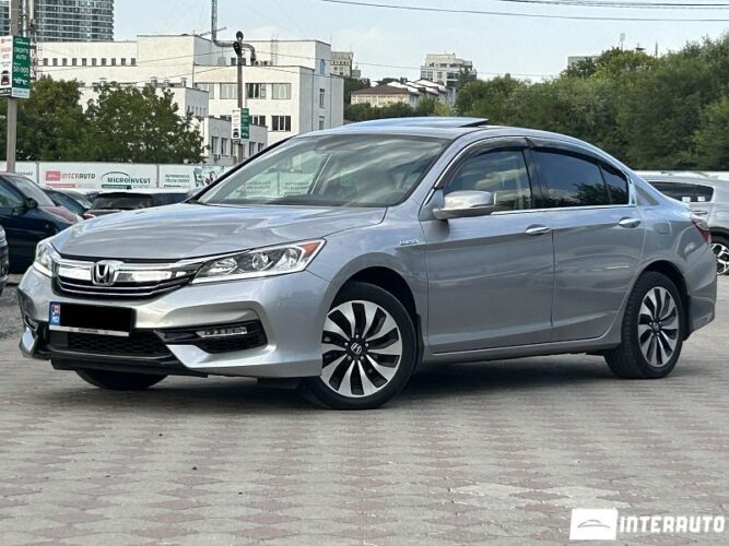 Honda Accord 2017 doar la InterAuto