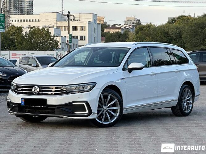Volkswagen Passat GTE 2020 doar la InterAuto