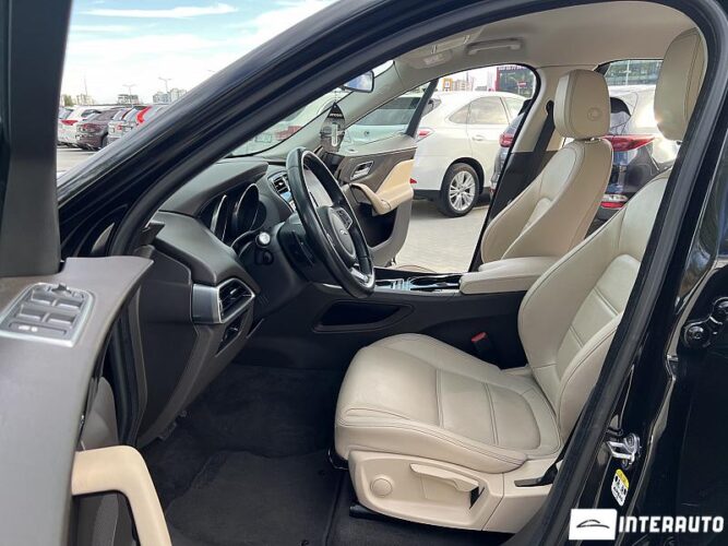 Jaguar F-Pace 34 jaguar F-Pace 2016