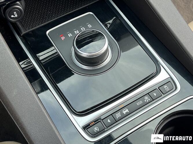 Jaguar F-Pace 40 jaguar F-Pace 2016