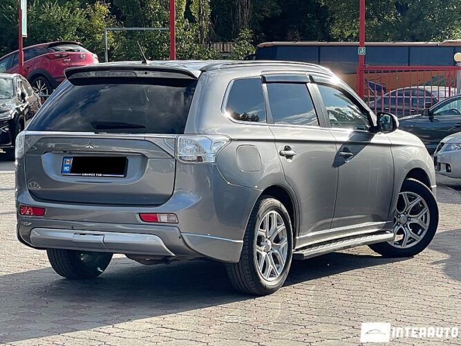 mitsubishi Outlander 2014