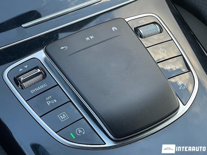 Mercedes GLC 200d Coupe 44 mercedes GLC 200d Coupe 2020