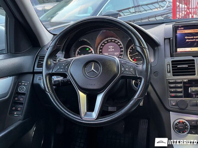 Mercedes C 200 39 mercedes C 200 2010