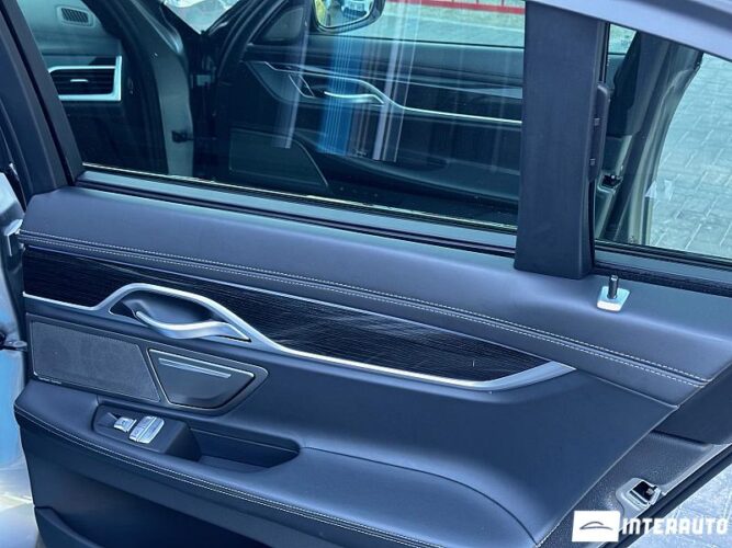 BMW 745e 59 bmw 745e 2020