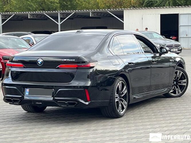 BMW M760e 32 bmw M760e 2024