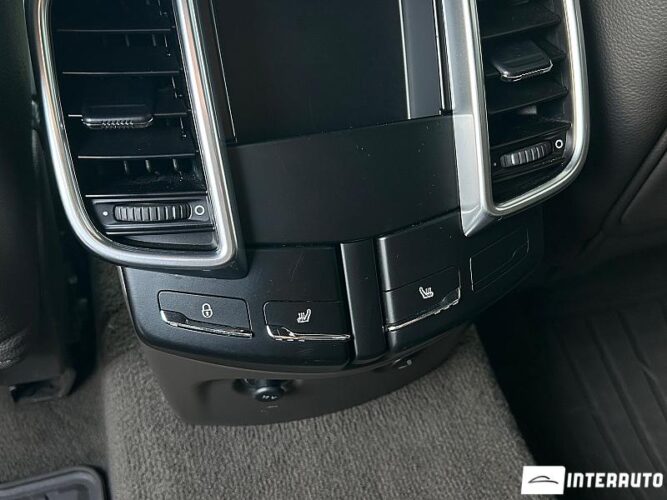 porsche Cayenne 2015