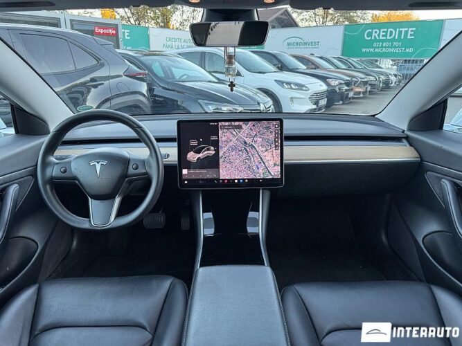 tesla Model 3 2020