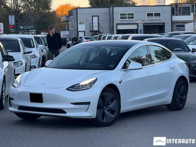tesla Model 3 2020