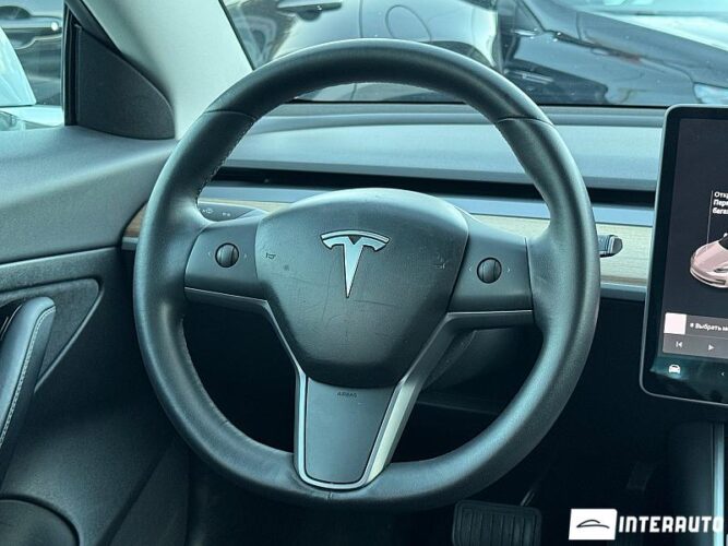 tesla Model 3 2020