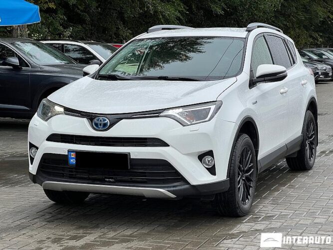 Toyota Rav-4 2016 doar la InterAuto