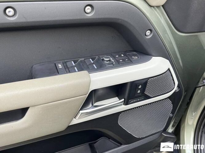 land rover Defender 2021