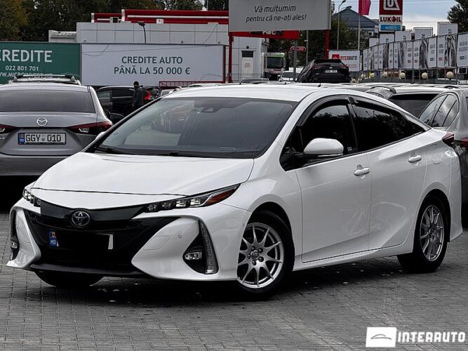 Toyota Prius 2017 doar la InterAuto