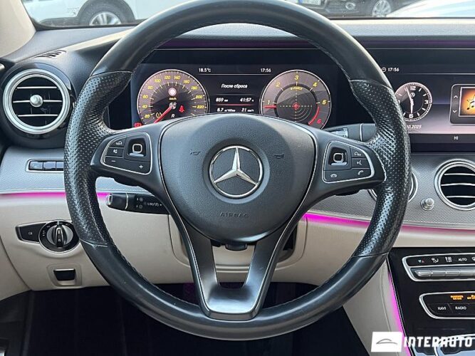 Mercedes E 220 41 mercedes E 220 2017