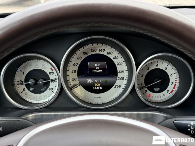 Mercedes E 400 46 mercedes E 400 2013