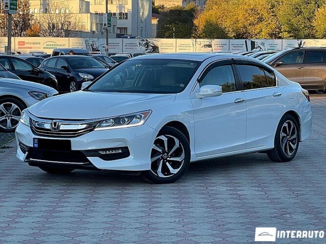 Honda Accord 2017 doar la InterAuto
