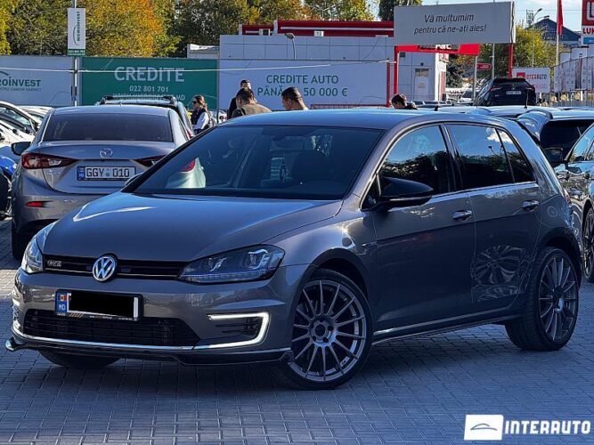 Volkswagen Golf GTE 2015 doar la InterAuto