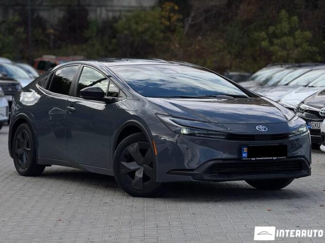 Toyota Prius 2023 doar la InterAuto